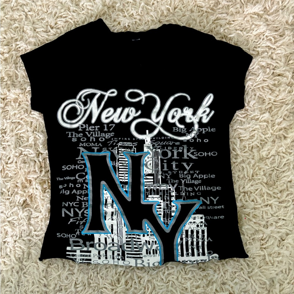 Cropped baby tee. Size xs. Lightly used.